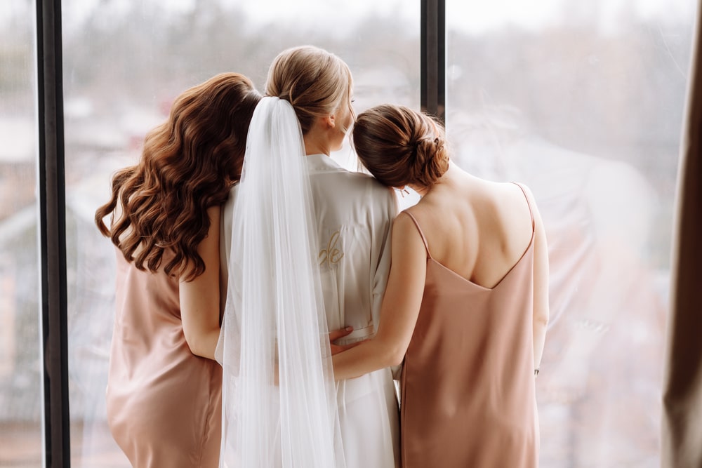 The role-of-priests-gentlemen-de-solo-in-the-bride-a-3