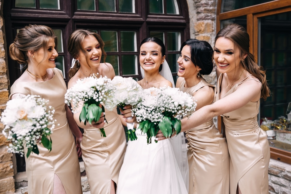 The role-si-priests-gentlemen-de-only-in-the-bride-gonni-2